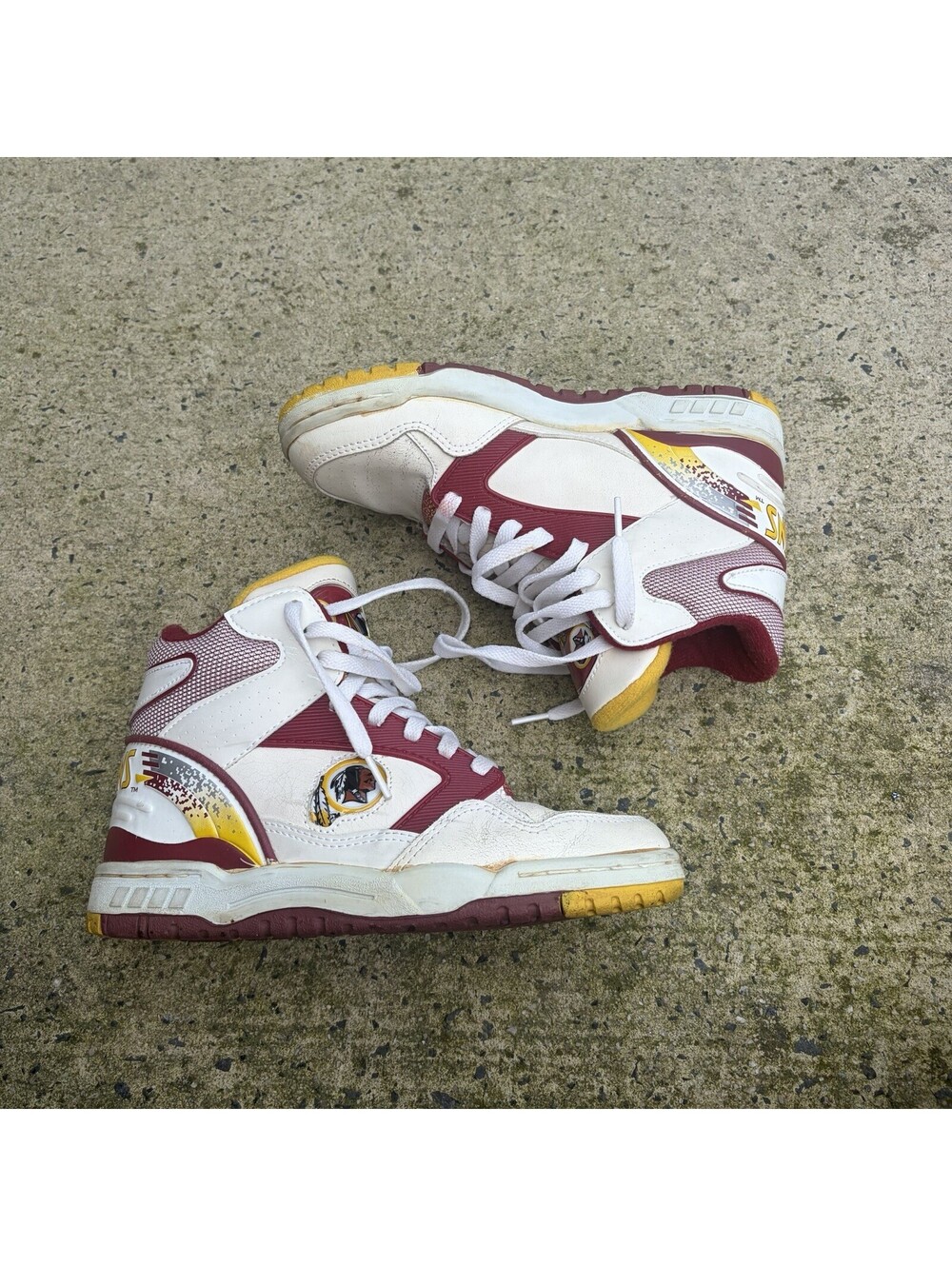 Vintage 90s Eastport by Starter Washington Redskins Size 5.5 Hightop Sneakers